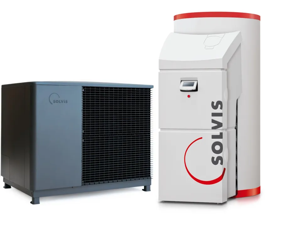 Freigestellte Wärmepumpe SolvisLea Pro und Heizsystem SolvisMax.